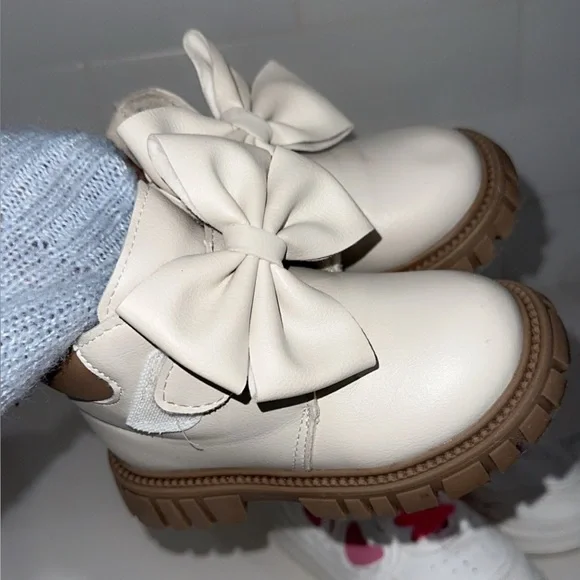 Stylish Kids Shoes Set - Cream, White, and Gray - Picture 3 of 5